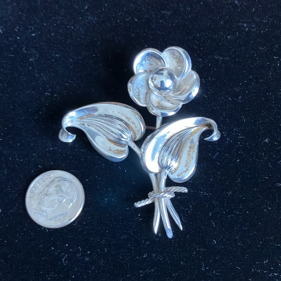Delightful VINTAGE Mexico Silver "Marcel Boucher" Flower and Leaf Brooch 1940's - Picture 3 of 9